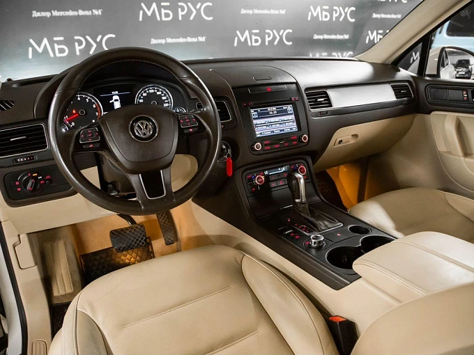 Volkswagen Touareg 2011 3.6 AT 4WD (249 л.с.) фото 11