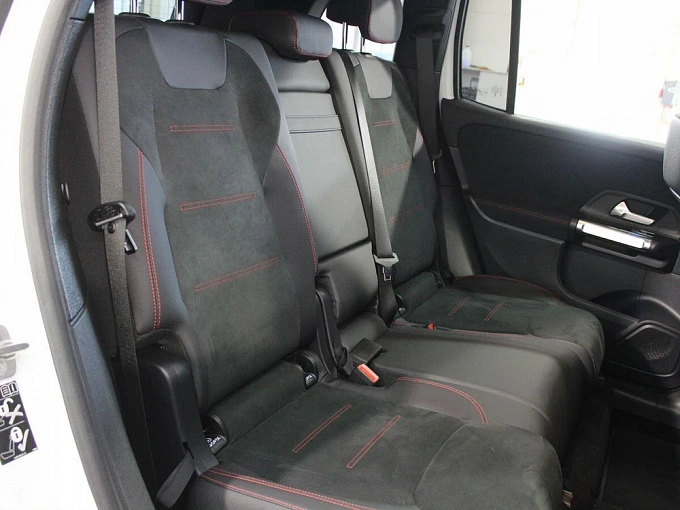 Mercedes-Benz GLB 2024 250 2.0 AMT 4Matic (224 л.с.) фото 17
