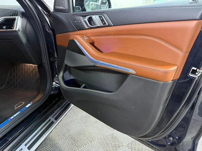 BMW X7 2022 4.4 AT 4WD (530 л.с.) фото 31