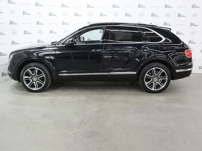 Bentley Bentayga 2017 6.0 AT 4WD (608 л.с.) фото 3