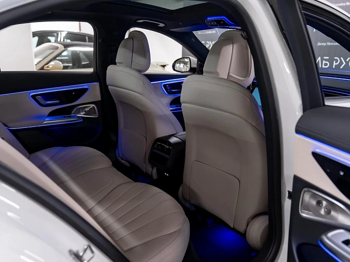 Mercedes-Benz E-Класс Белый Non metallic фото 9