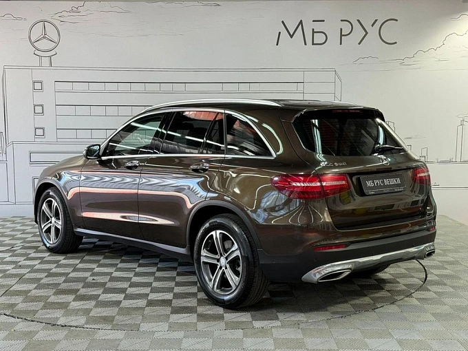 Mercedes-Benz GLC 2016 250 2.0 AT 4Matic (211 л.с.) фото 4