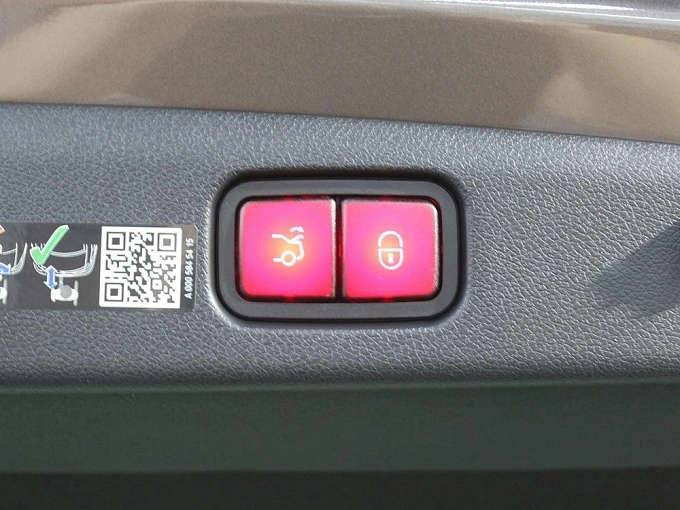 Mercedes-Benz E-Класс Серый Non metallic фото 20