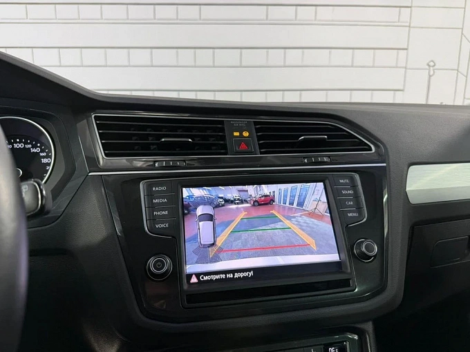 Volkswagen Tiguan 2017 2.0 AMT 4WD (180 л.с.) фото 17