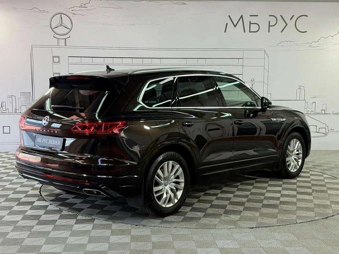 Volkswagen Touareg 2018 3.0d AT 4WD (249 л.с.) фото 6