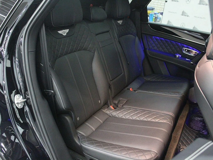 Bentley Bentayga 2017 6.0 AT 4WD (608 л.с.) фото 15