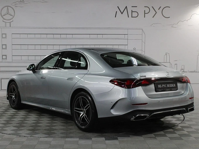 Mercedes-Benz E-Класс Серый Non metallic фото 4