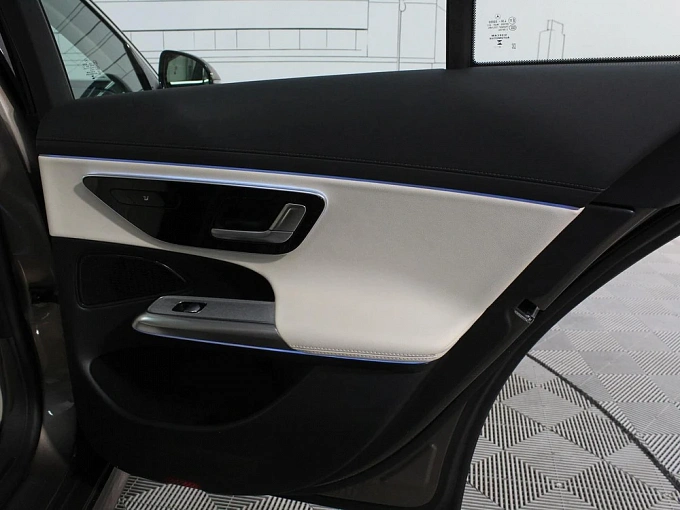 Mercedes-Benz E-Класс Серый Non metallic фото 31
