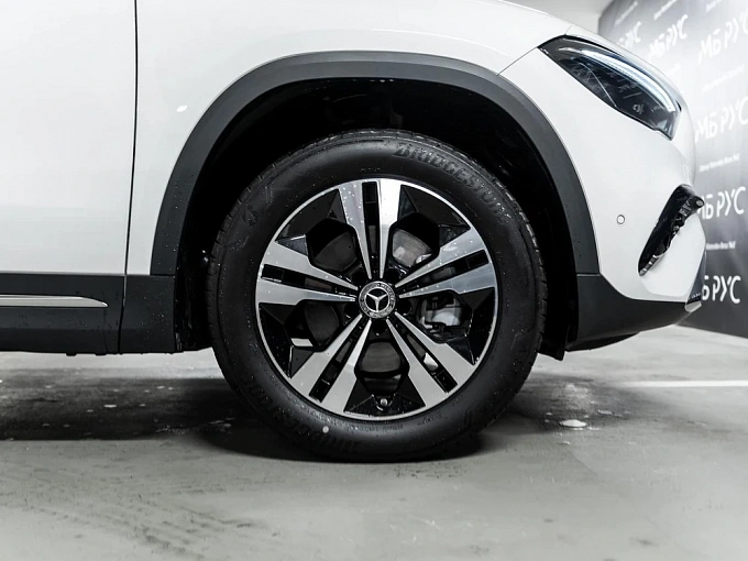 Mercedes-Benz GLA Белый Non metallic фото 11