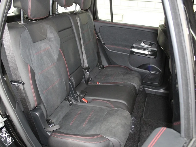 Mercedes-Benz GLB Черный Non metallic фото 15