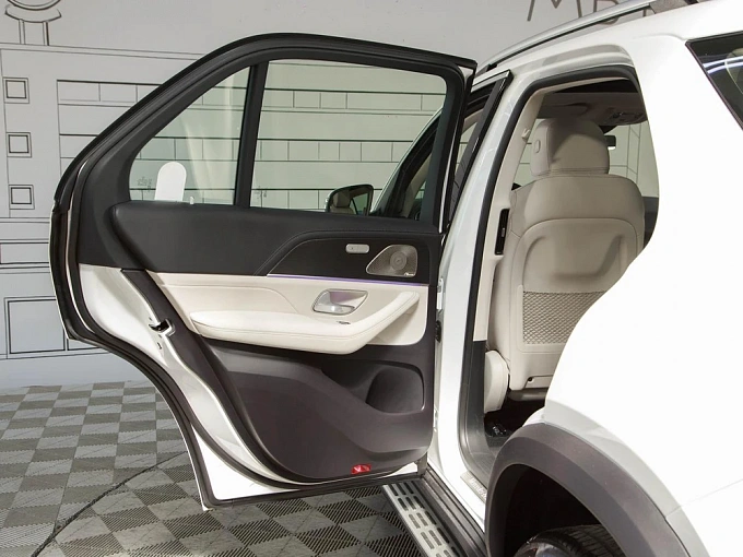 Mercedes-Benz GLE Белый Non metallic фото 34