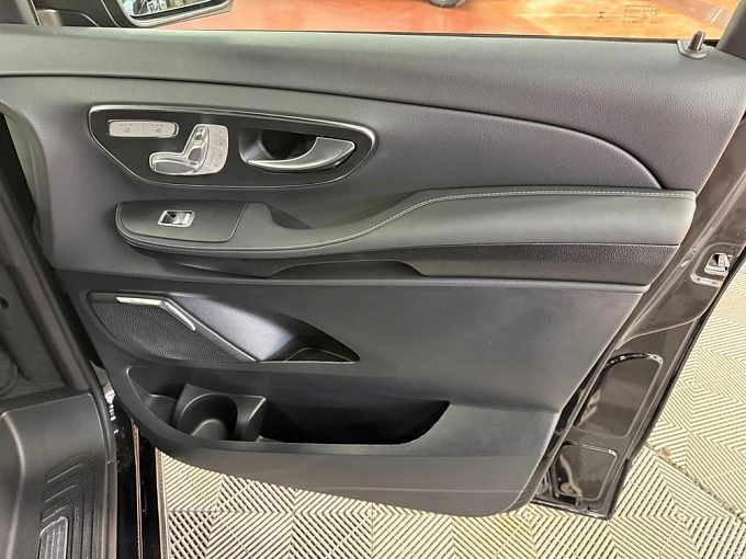 Mercedes-Benz V-Класс Черный Non metallic фото 24