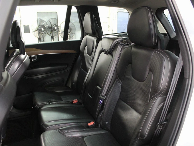 Volvo XC90 2016 2.0d AT 4WD (5 мест) (235 л.с.) фото 16
