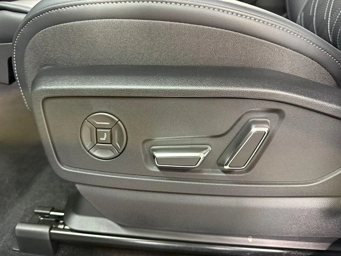Audi Q5 Черный Non metallic фото 25