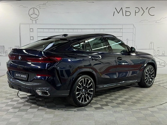 BMW X6 2023 3.0 AT 4WD (381 л.с.) фото 9
