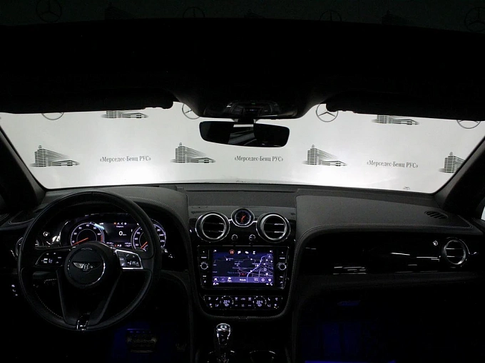 Bentley Bentayga 2017 6.0 AT 4WD (608 л.с.) фото 9