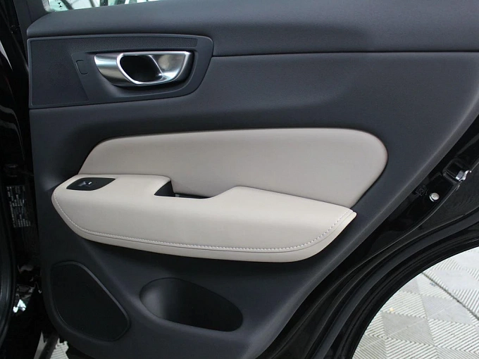 Volvo XC60 2025 2.0 AT 4WD (250 л.с.) фото 28