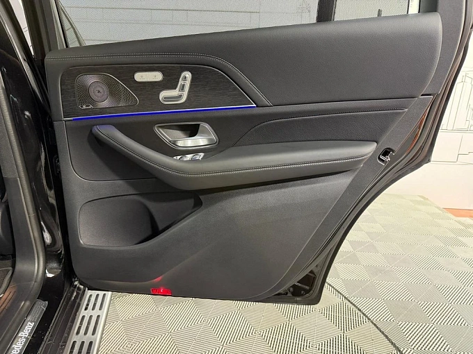 Mercedes-Benz GLS Черный Non metallic фото 28