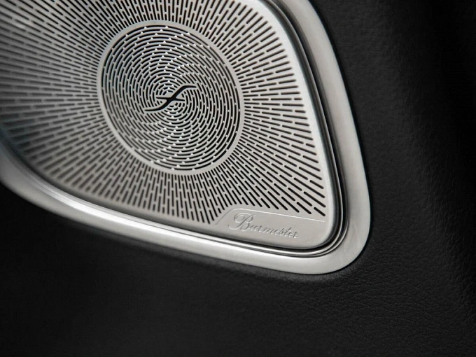 Mercedes-Benz GLC 2023 2.0 AT 4Matic (258 л.с.) фото 7
