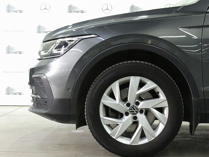 Volkswagen Tiguan 2021 2.0 AMT 4WD (180 л.с.) Серый 69011406 фото 20