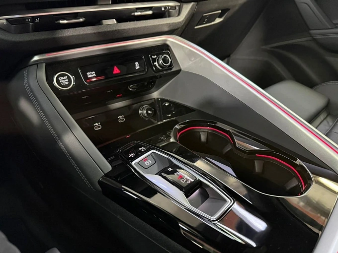 Audi Q5 Черный Non metallic фото 28