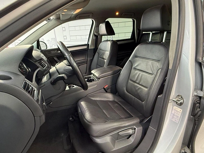Volkswagen Touareg 2013 3.6 AT 4WD (249 л.с.) фото 11