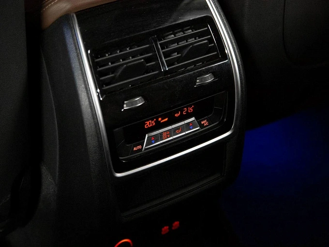 BMW X7 2020 3.0d AT 4WD (249 л.с.) фото 25