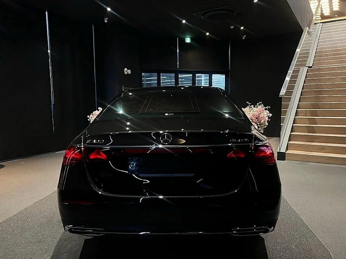 Mercedes-Benz E-Класс Черный Non metallic фото 4