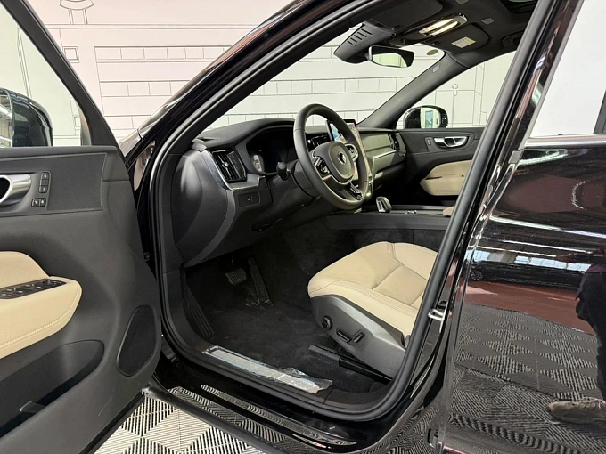 Volvo XC60 Черный Non metallic фото 15