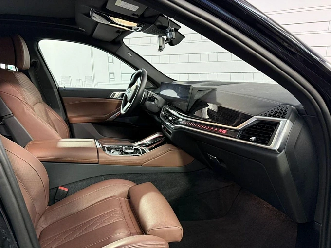BMW X6 2024 3.0 AT 4WD (381 л.с.) фото 12