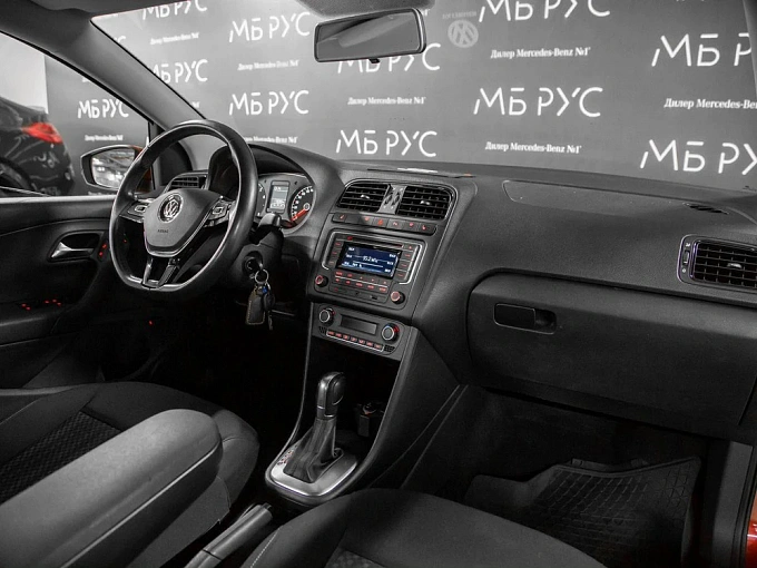 Volkswagen Polo 2016 1.6 AT (110 л.с.) фото 9