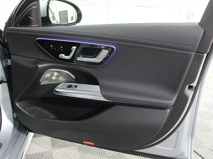 Mercedes-Benz E-Класс Серый Non metallic фото 31