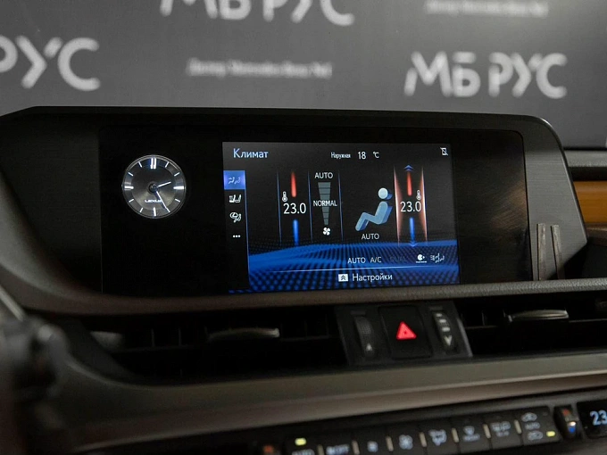Lexus ES 2019 2.5 AT (200 л.с.) фото 24