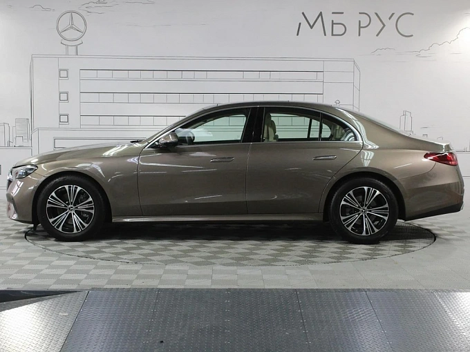 Mercedes-Benz E-Класс Серый Non metallic фото 3