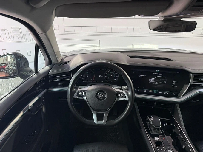 Volkswagen Touareg 2018 3.0d AT 4WD (249 л.с.) фото 16
