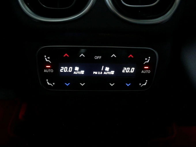 Mercedes-Benz GLC AMG 2024 2.0 AT 4WD (421 л.с.) фото 31