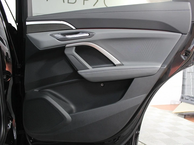 Audi Q5 Черный Non metallic фото 31