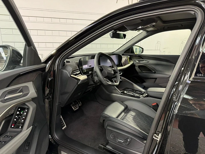 Audi Q5 Черный Non metallic фото 12