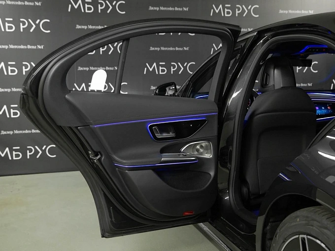 Mercedes-Benz E-Класс Серый Non metallic фото 23