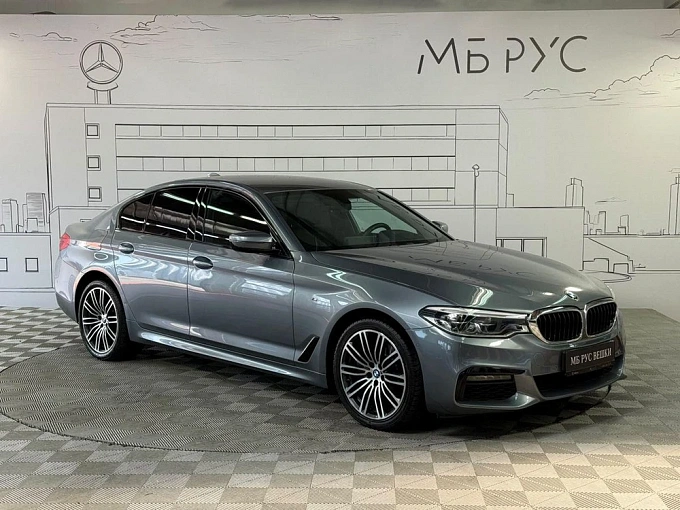 BMW 5 серии 2019 530 3.0d AT 4WD (249 л.с.) фото 2