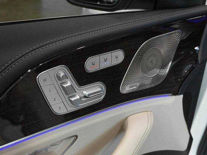 Mercedes-Benz GLS Белый Non metallic фото 14