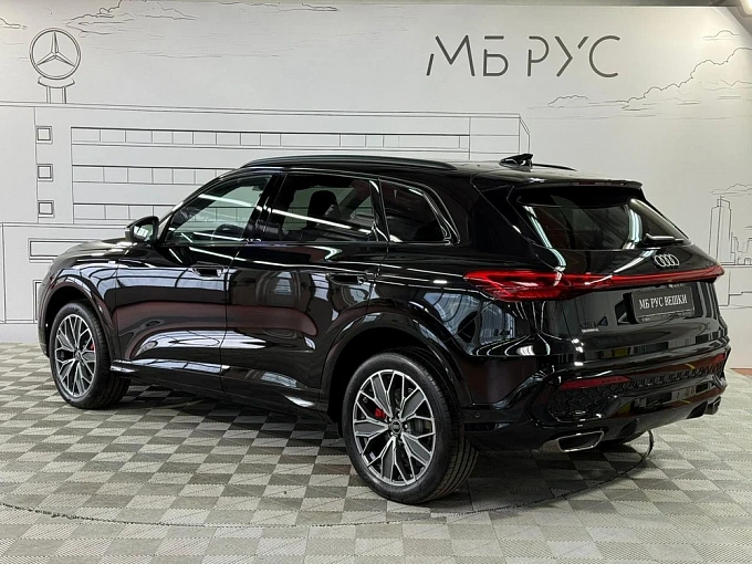Audi Q5 Черный Non metallic фото 4