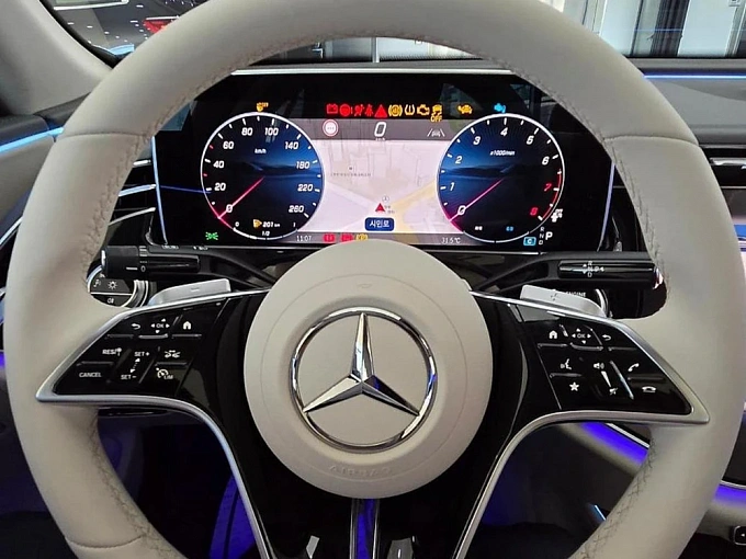 Mercedes-Benz E-Класс Черный Non metallic фото 14
