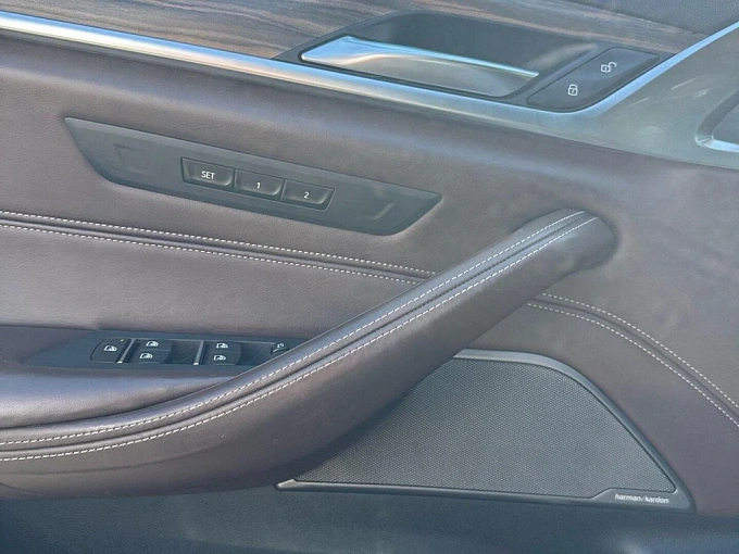 BMW 5 серии 2019 530 3.0d AT 4WD (249 л.с.) фото 46