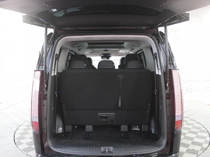 Hyundai Staria Черный Non metallic фото 19