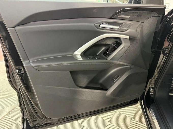 Audi Q5 Черный Non metallic фото 22