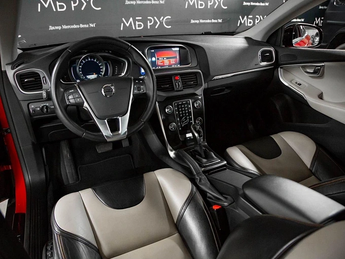 Volvo V40 2017 1.5 AT (152 л.с.) фото 6