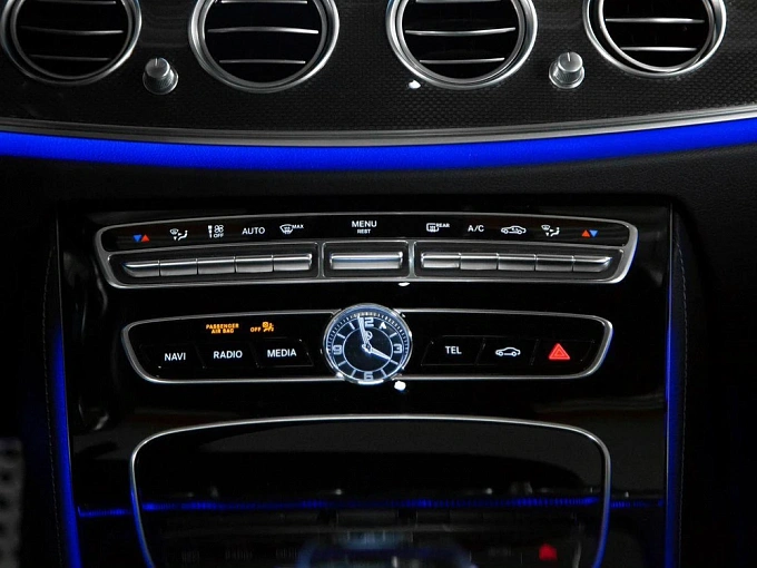 Mercedes-Benz E-Класс 2020 2.0 AT 4Matic (299 л.с.) фото 22