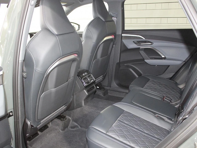 Audi Q5 Зеленый Non metallic фото 14