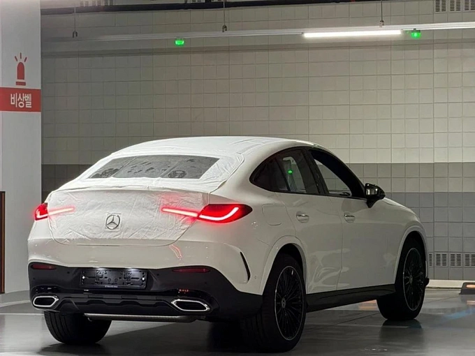 Mercedes-Benz GLC coupe Белый Non metallic фото 2